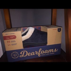 Dearfoams large(11-12) men’s slippers.